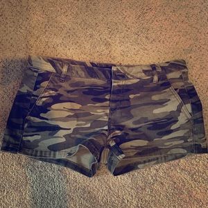 Express shorts, size 2- great condition